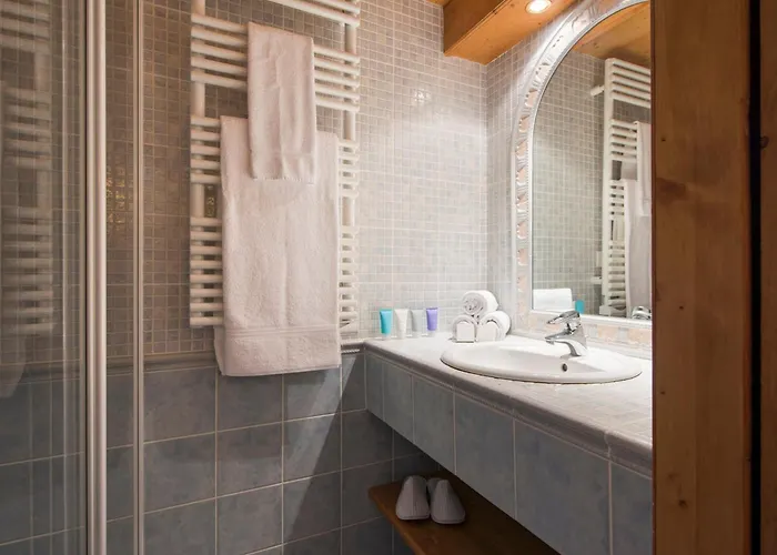 Familial A 1850 Avec Cheminee Et Hammam - Fr-1-575-203 * Courchevel